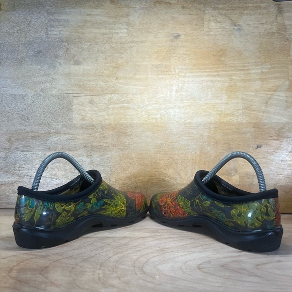 Sloggers WATERPROOF Womens Size 8 Rain Garden Clogs Flower Print Black Green Red - Picture 5 of 8